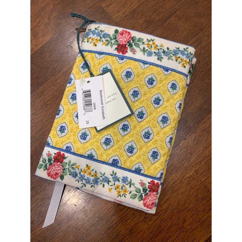 NWT Vera Bradley Elizabeth Pattern Bookcover